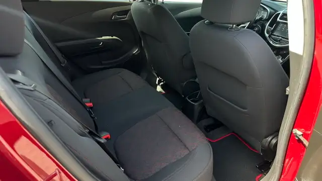 2017 Chevrolet Sonic LT - Photo 10