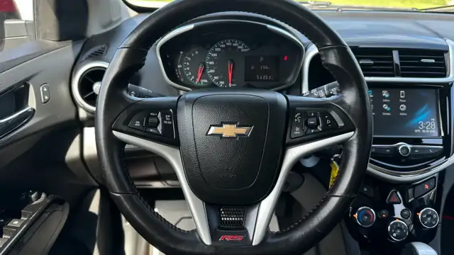 2017 Chevrolet Sonic LT - Photo 13