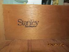 REAL WOOD BEDROOM FURNITURE ( QUEEN HEADBOARD ) - Photo 7