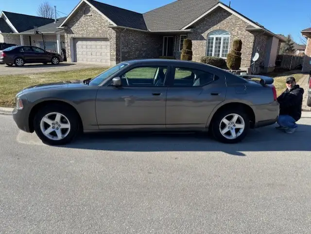 2010 DODGE CHARGER SE  (KAM-063) - Photo 2