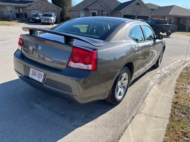 2010 DODGE CHARGER SE  (KAM-063) - Photo 4