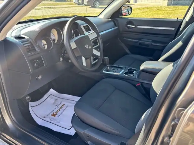 2010 DODGE CHARGER SE  (KAM-063) - Photo 6