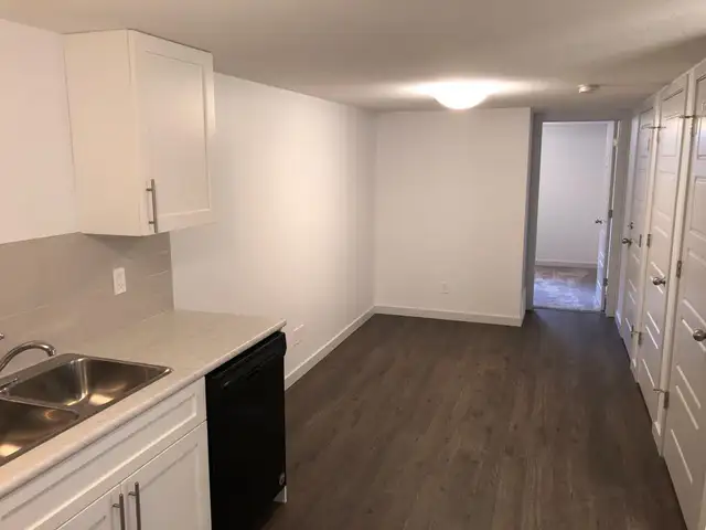 Rent! NEW SPACIOUS TWO (2) BEDROOMS BASEMENT LEGAL SUITE! 818 Se - Photo 4