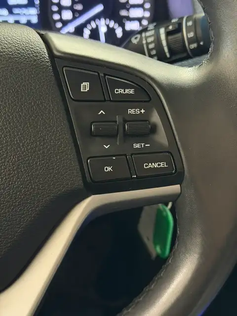 2018 Hyundai TUCSON SEL / AWD / Heated Leather, Wheel / Pano Roo - Photo 22