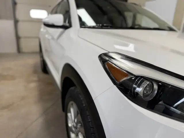 2018 Hyundai TUCSON SEL / AWD / Heated Leather, Wheel / Pano Roo - Photo 29