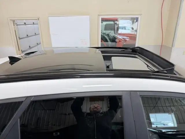 2018 Hyundai TUCSON SEL / AWD / Heated Leather, Wheel / Pano Roo - Photo 31
