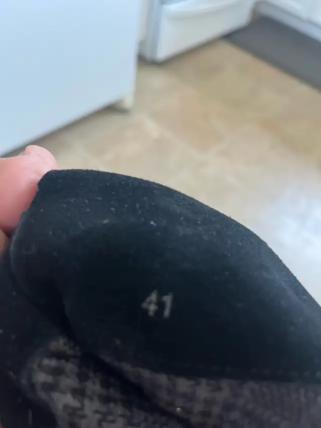 woman’s size 11 boots or 41 - Photo 3