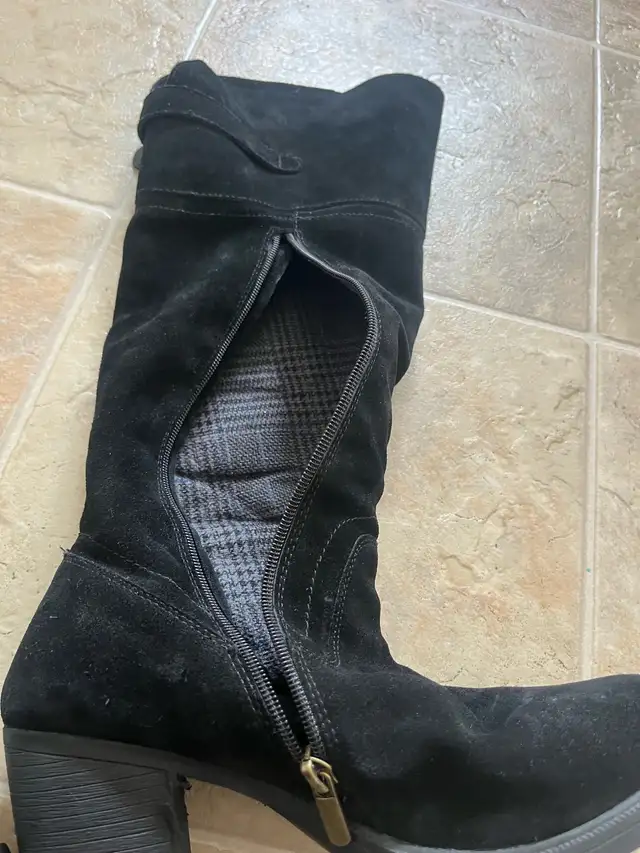 woman’s size 11 boots or 41 - Photo 4