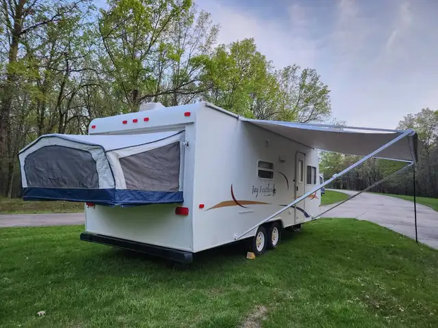 2007 Jayco Jay Feather Bumper Pull Camper 24 - Photo 2