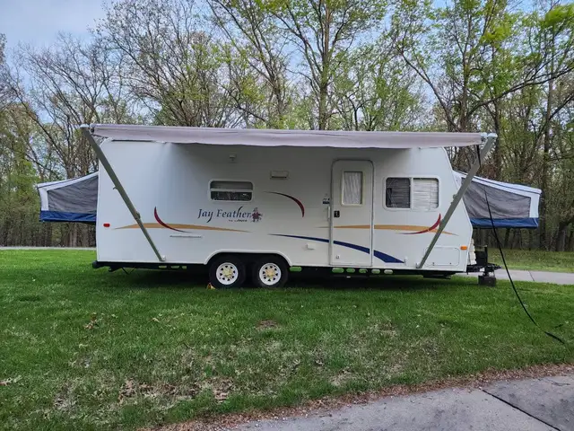 2007 Jayco Jay Feather Bumper Pull Camper 24 - Photo 4