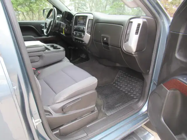 2014 GMC Sierra 1500 SLE Crew Cab 4WD - Photo 18