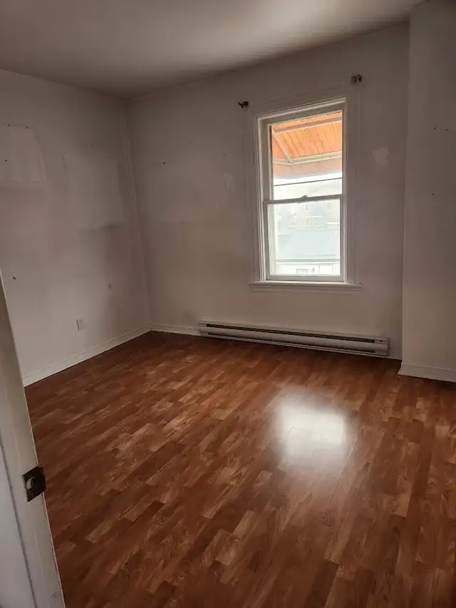 UPSTAIRS - 2 LEVEL - 3 BDRM UNIT - Photo 7