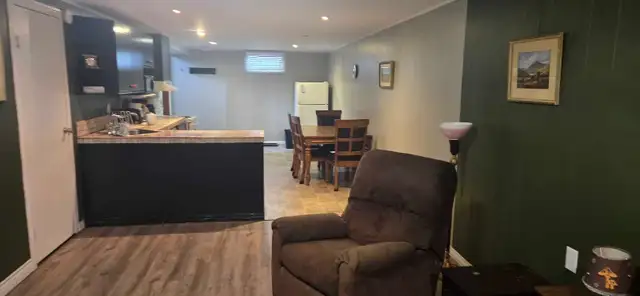 Room rental/basement suite - Photo 5