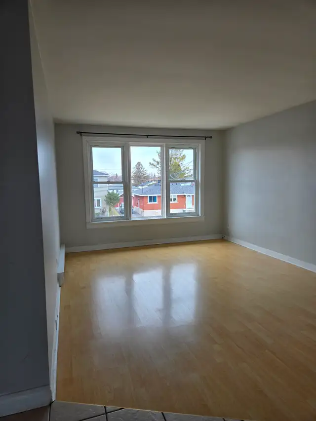 UPSTAIRS - 2 BDRM - Photo 5