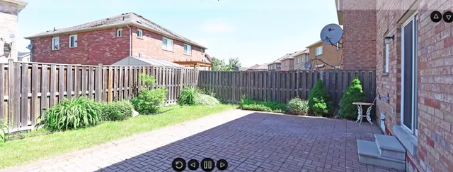 4 Bedroom House For Rent - Fletcher's Meadow, Brampton - Photo 2