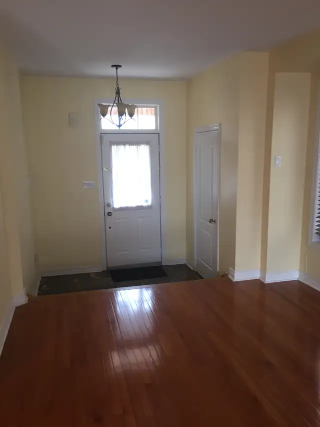 4 Bedroom House For Rent - Fletcher's Meadow, Brampton - Photo 3