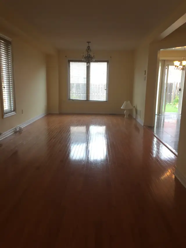 4 Bedroom House For Rent - Fletcher's Meadow, Brampton - Photo 4