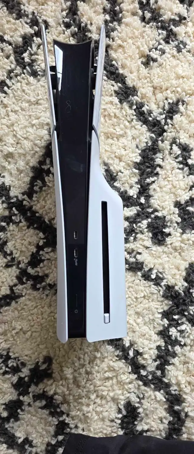 PlayStation 5 Disc Edition Console – 1TB - Photo 2