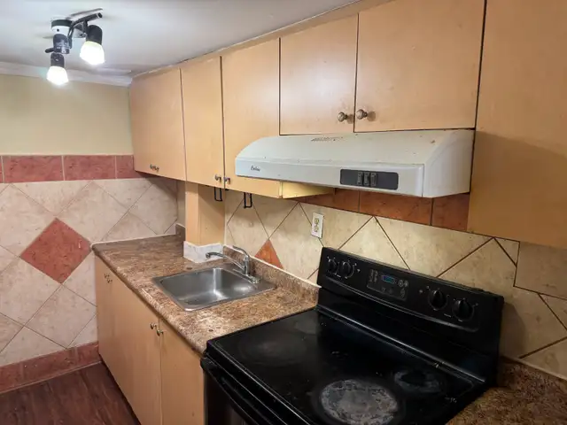 2 Bed Legal Basement in Mississauga near ErinMill / Battleford - Photo 5