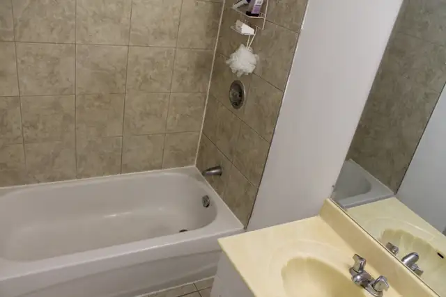 2 Bed Legal Basement in Mississauga near ErinMill / Battleford - Photo 9