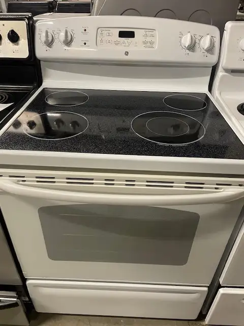 Cuisinière blanche vitrocéramique GE