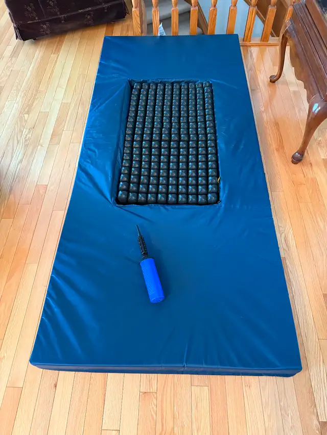 Roho cushion and mattress