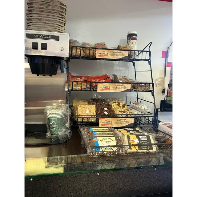 CONVENIENCE STORE FOR SALE - Photo 4