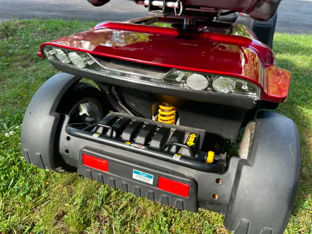 4 WHEEL PRIDE PURSUIT XL SCOOTER - Photo 4