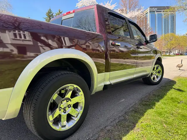 2012 Dodge Ram Laramie 5.7 hemi 4x4 full load 8500$ - Photo 6