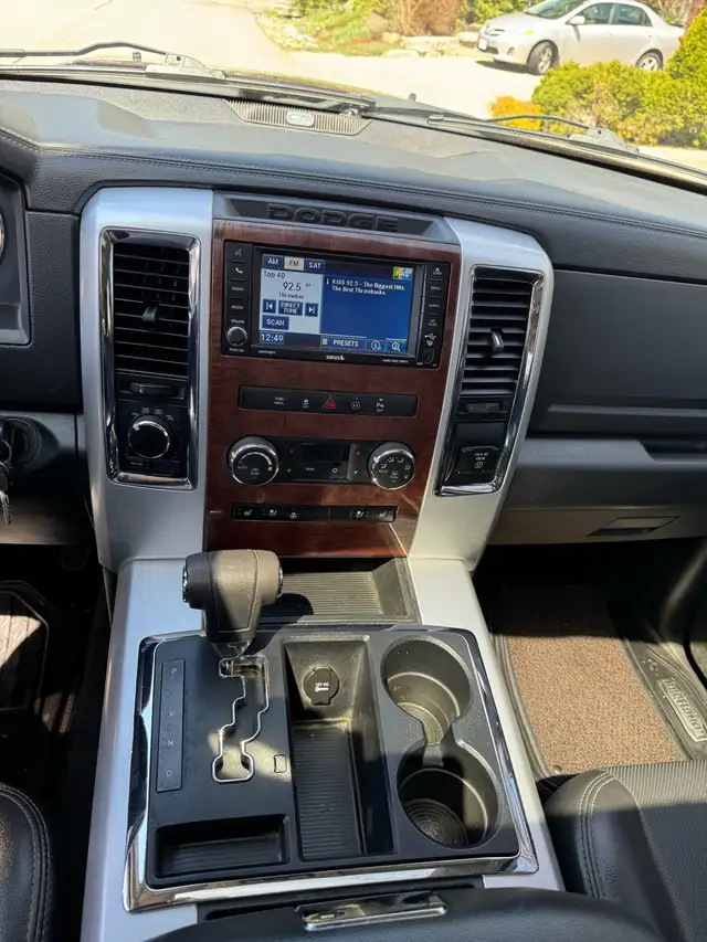 2012 Dodge Ram Laramie 5.7 hemi 4x4 full load 8500$ - Photo 9