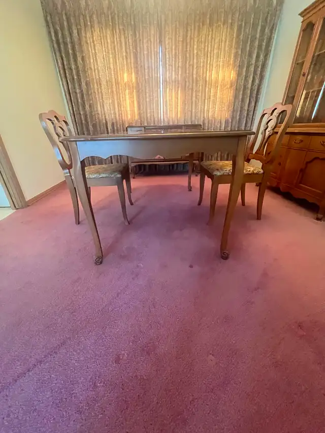 50’s 60’s China cabinet, table  and 2 chairs - Photo 3