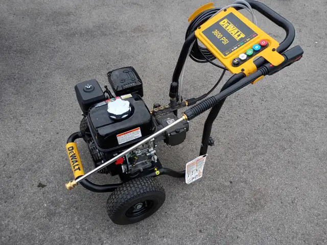 DeWalt 3600 Gas Pressure Washer Like New!
