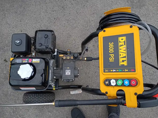 DeWalt 3600 Gas Pressure Washer Like New! - Photo 2