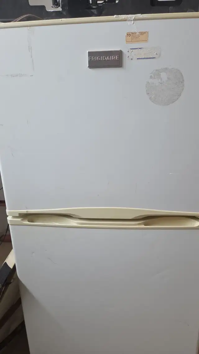 Moving sale FRIDGE FOR SALE IN HAMILTON $80 from office