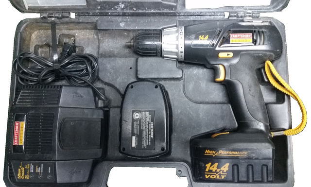 Craftsman 3/8' Rechargeable Battery Drill Kit - Photo 3