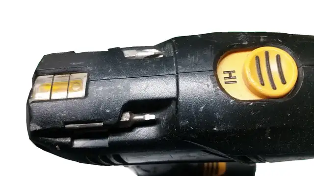 Craftsman 3/8' Rechargeable Battery Drill Kit - Photo 5
