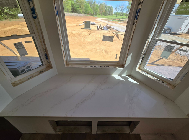 Quartz ountertop with grey veins - Photo 3