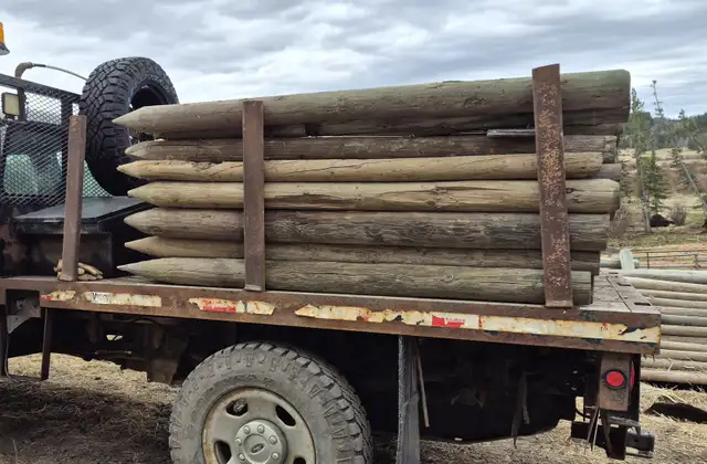 Wooden Fence Posts for Sale - Photo 4