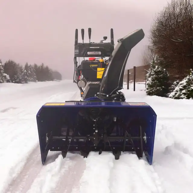 Souffleuse à neige autopropulsée robuste de 34 pouces - Photo 9