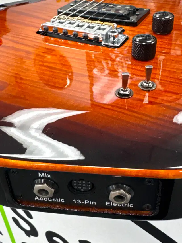 Godin LGXT Cognac Burst Guitar - Photo 7