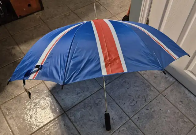 LARGE UMBRELLA – UNION JACK – WIND-RESISTANT – NEW – $20