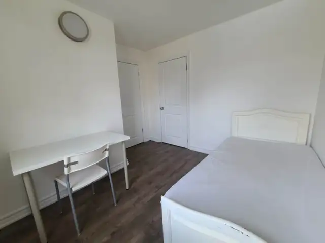 Christie, @Bloor TTC, Room on 2nd Floor to Rent-2Mins TTC Subway
