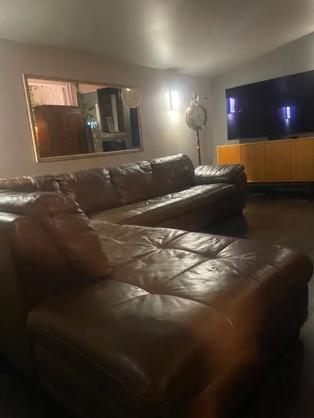 Sofa sectionnel en cuir brun - Photo 3