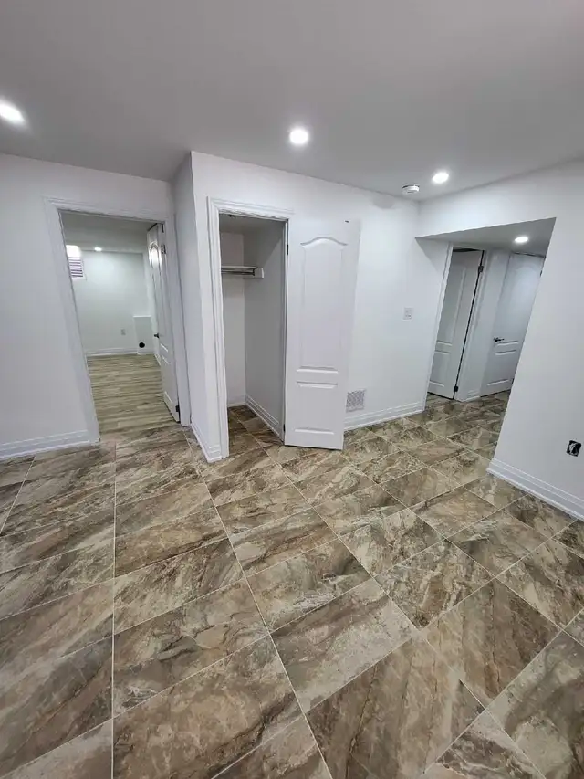 2 bedroom legal basement - Photo 8