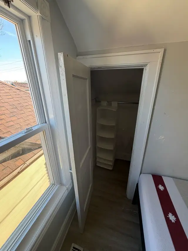 Room for Rent in shared house — utilities included - Photo 3