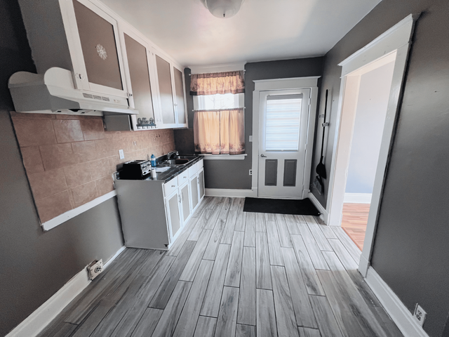 2 Beds 1 Bath House - Photo 2