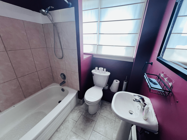 2 Beds 1 Bath House - Photo 9