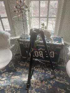 Professional Tripod for Sale - Photo 2