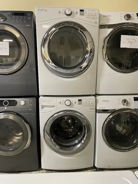 Laveuse sécheuse frontales blanches Whirlpool ( remis a neuf )