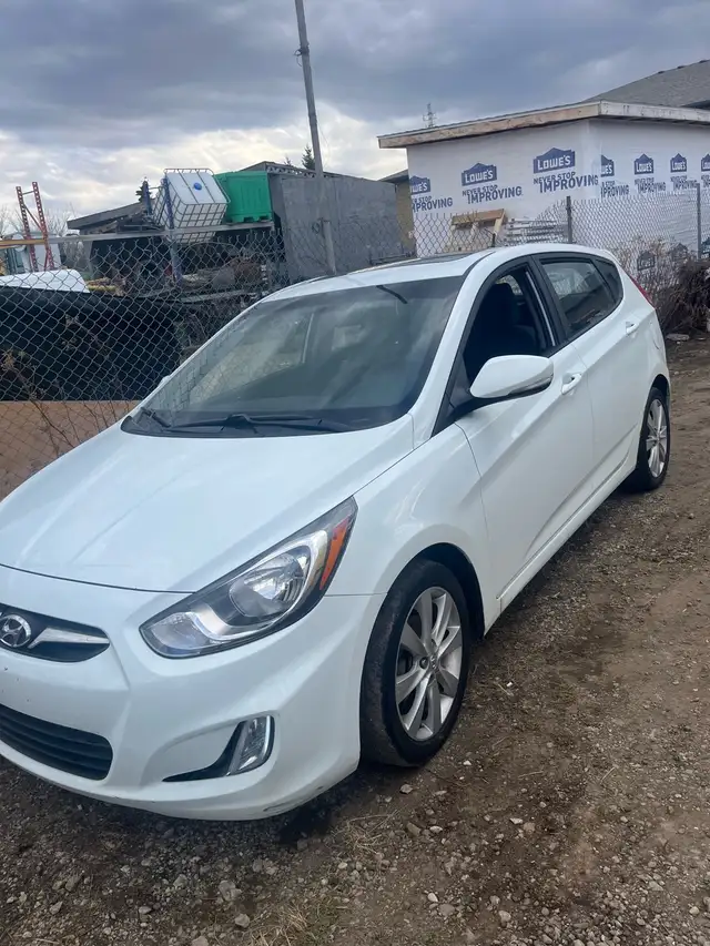 2012 Hyundai accent - Photo 2